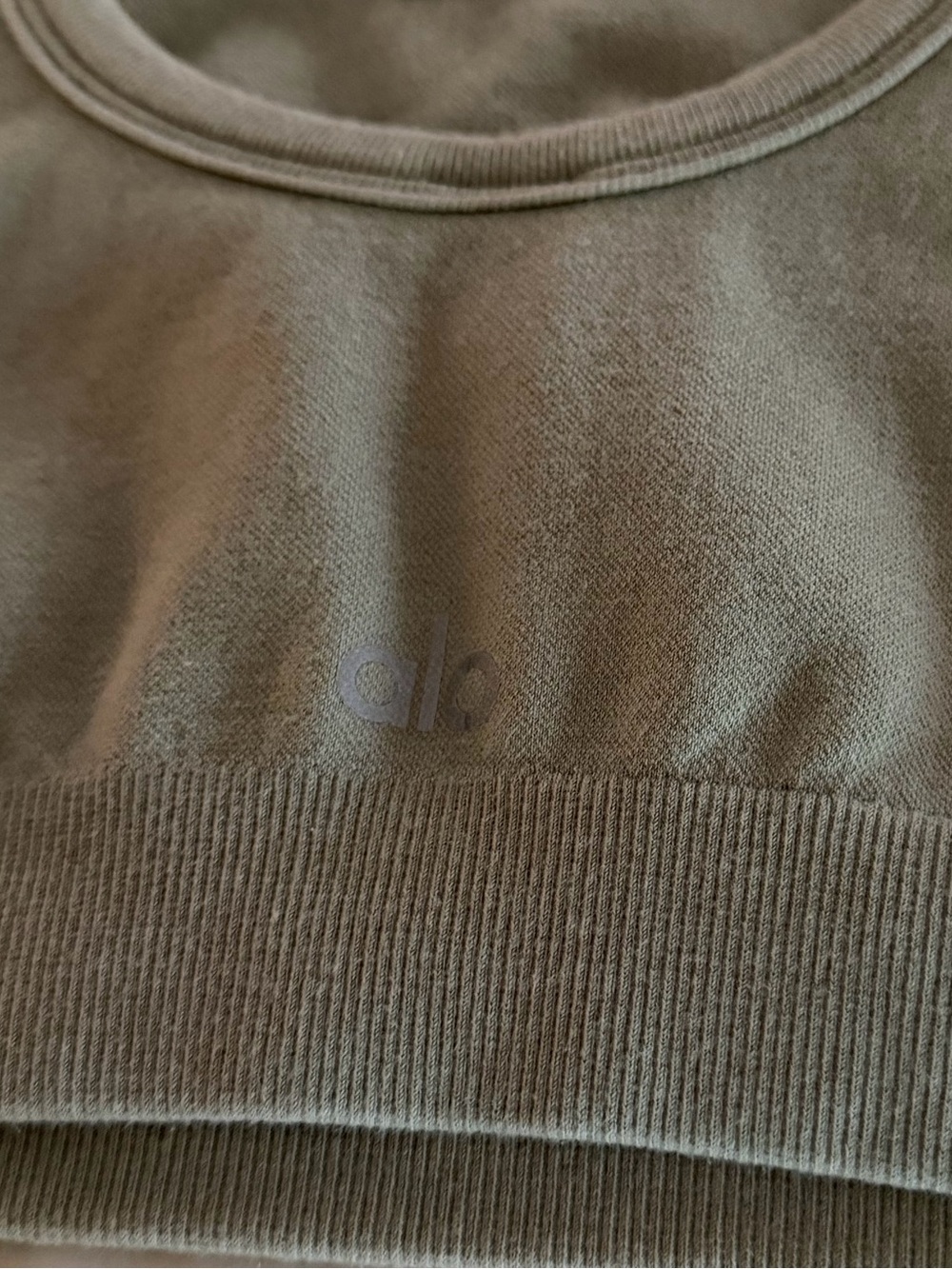 ALO Yoga seamless chosen Bra in Limestone - Picture 4 of 5